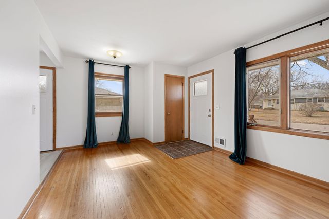 7012 Drew Avenue N, Brooklyn Center, MN 55429