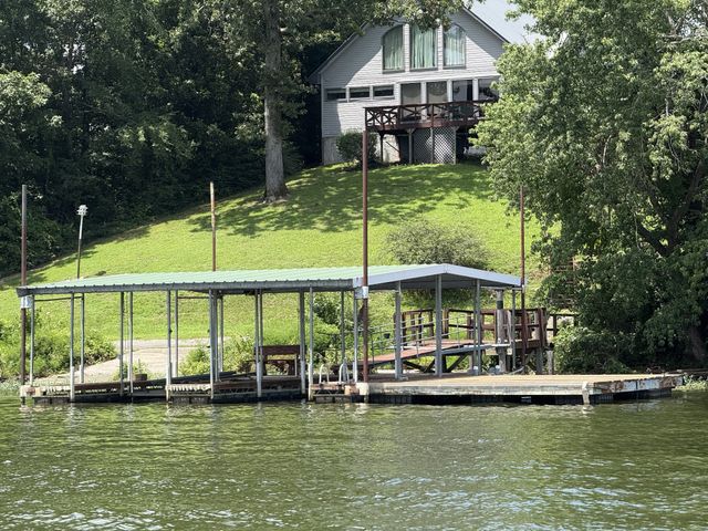 421 Bluff Point Ln, Waverly, TN 37185