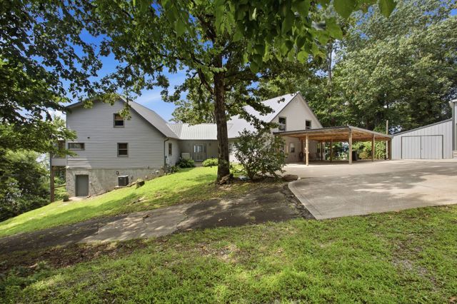 421 Bluff Point Ln, Waverly, TN 37185