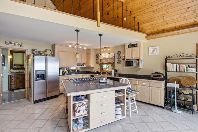 421 Bluff Point Ln, Waverly, TN 37185