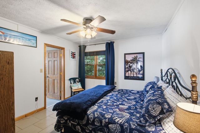 421 Bluff Point Ln, Waverly, TN 37185