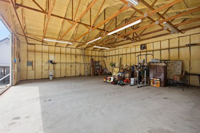 421 Bluff Point Ln, Waverly, TN 37185