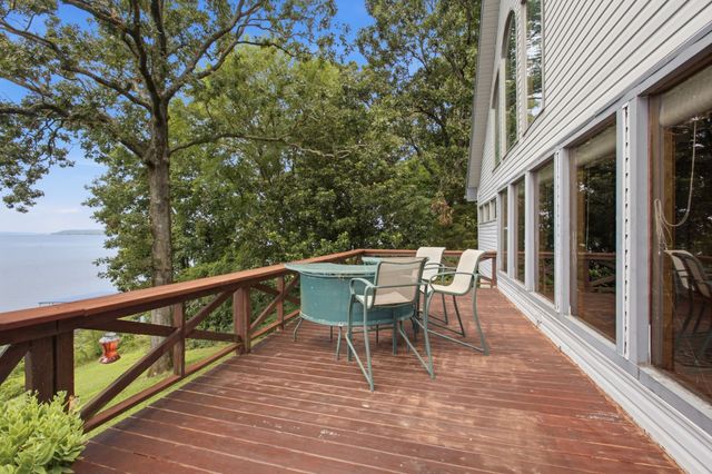421 Bluff Point Ln, Waverly, TN 37185