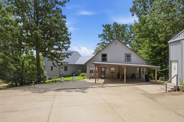 421 Bluff Point Ln, Waverly, TN 37185