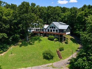 421 Bluff Point Ln, Waverly, TN 37185
