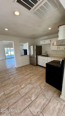 3010 W NORTHERN Avenue, Phoenix, AZ 85051