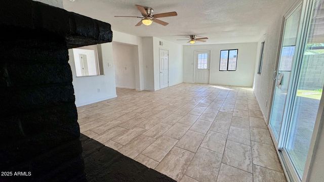 3010 W NORTHERN Avenue, Phoenix, AZ 85051