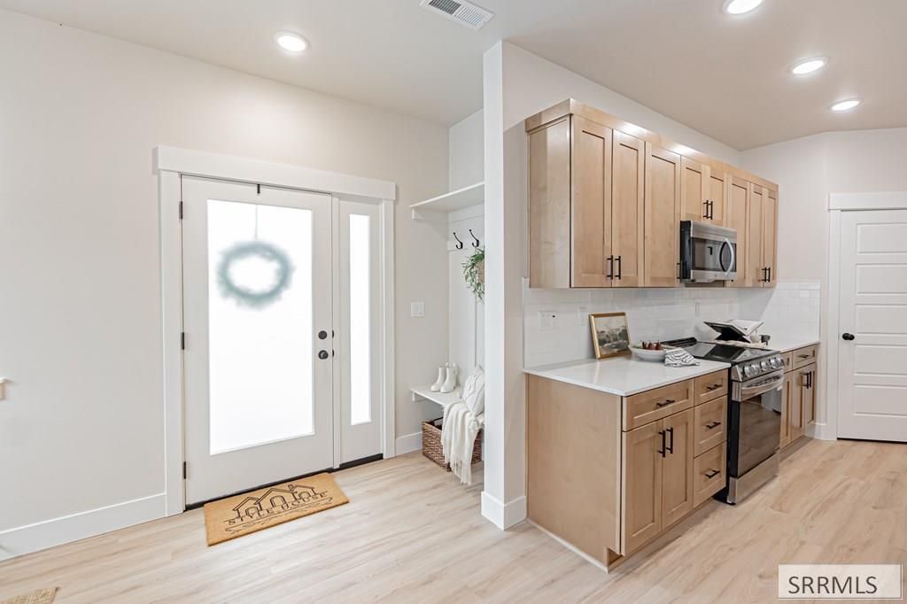 Image 7 of property listing at 455 S Blue Spruce Avenue # 114, Sugar City, ID 83448