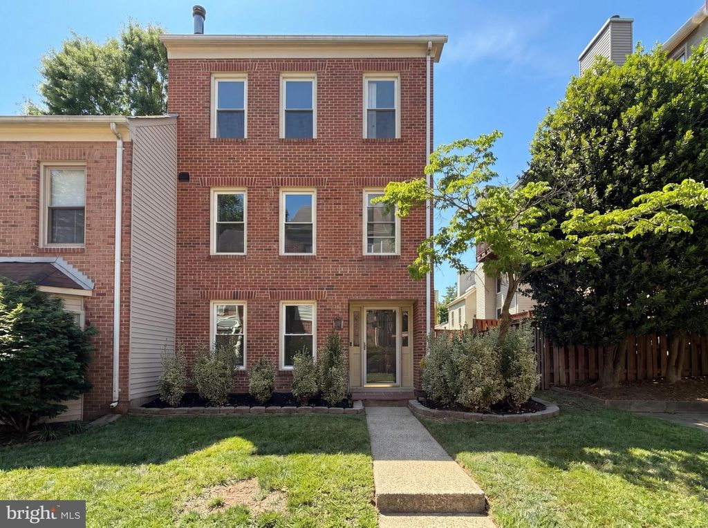 7579 CHRISLAND CV, Falls Church, VA 22042