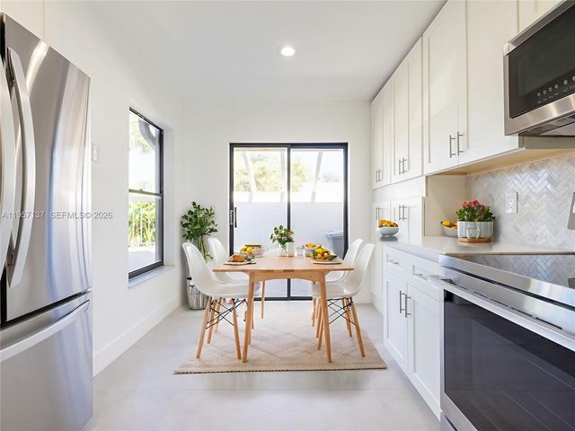 10988 Lake Front Pl, Boca Raton, FL 33498