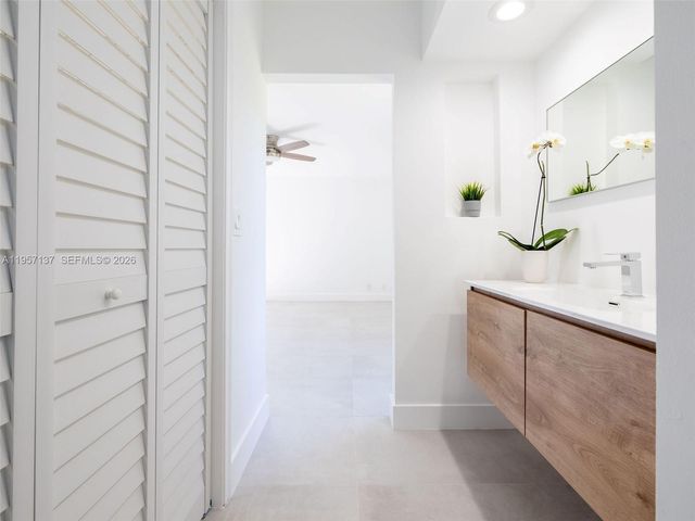 10988 Lake Front Pl, Boca Raton, FL 33498