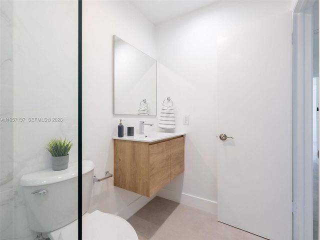 10988 Lake Front Pl, Boca Raton, FL 33498