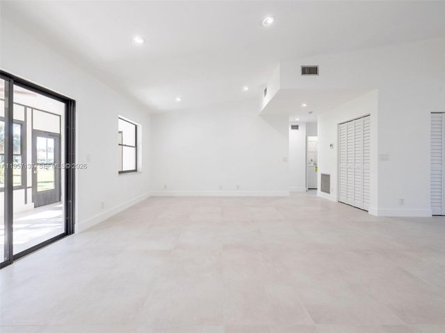 10988 Lake Front Pl, Boca Raton, FL 33498