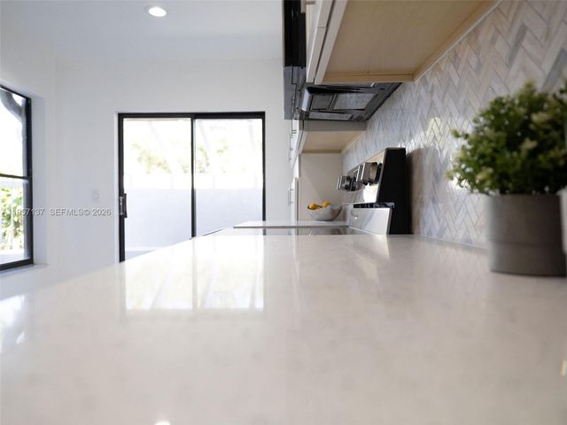 10988 Lake Front Pl, Boca Raton, FL 33498