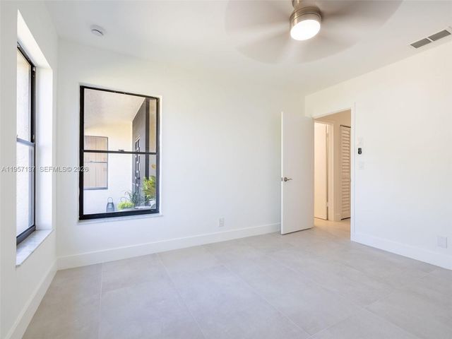 10988 Lake Front Pl, Boca Raton, FL 33498