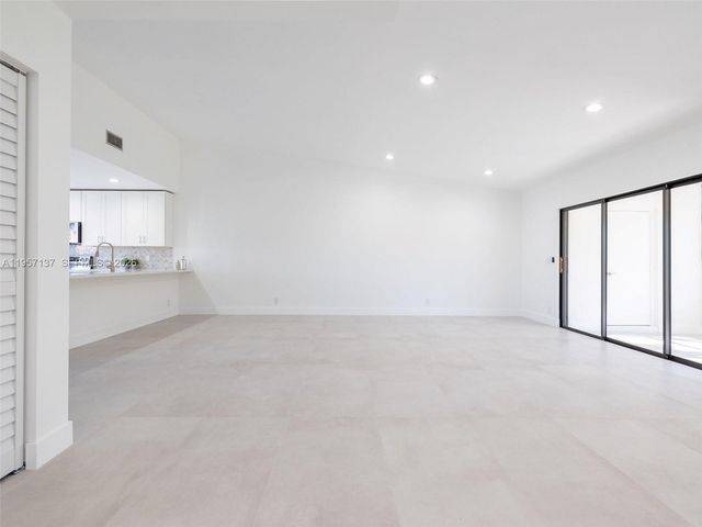 10988 Lake Front Pl, Boca Raton, FL 33498