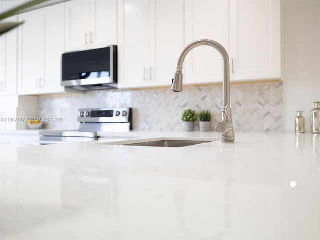 10988 Lake Front Pl, Boca Raton, FL 33498