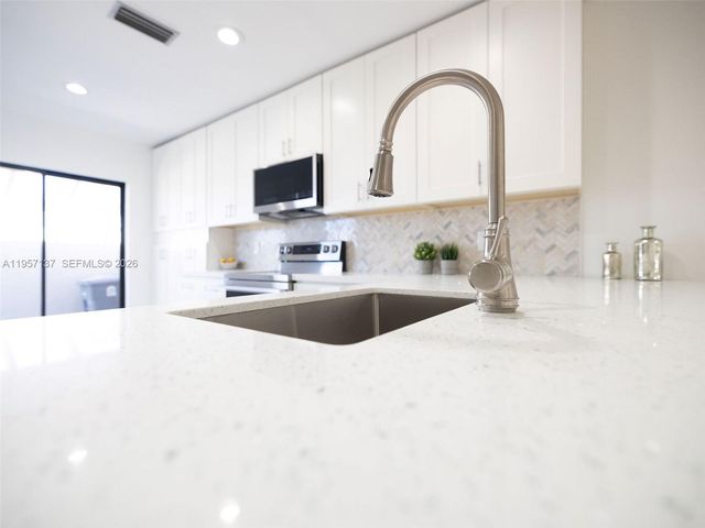 10988 Lake Front Pl, Boca Raton, FL 33498