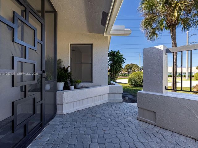 10988 Lake Front Pl, Boca Raton, FL 33498