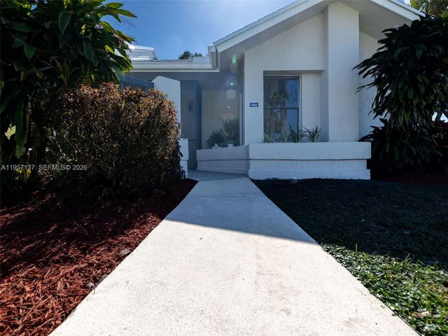 10988 Lake Front Pl, Boca Raton, FL 33498