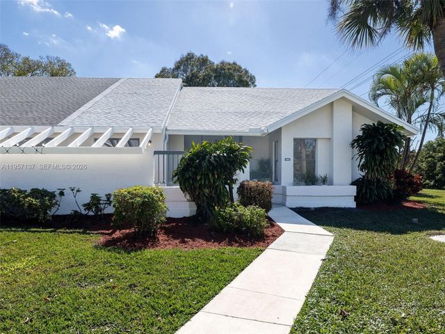 10988 Lake Front Pl, Boca Raton, FL 33498