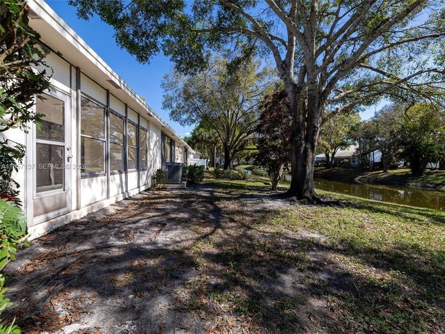 10988 Lake Front Pl, Boca Raton, FL 33498