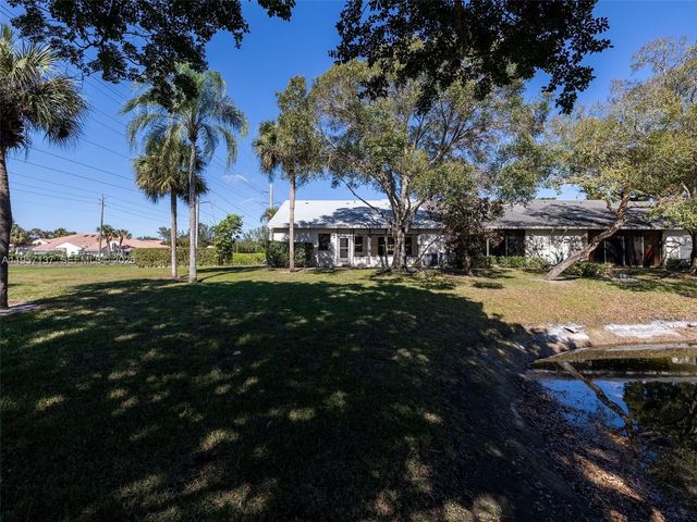 10988 Lake Front Pl, Boca Raton, FL 33498