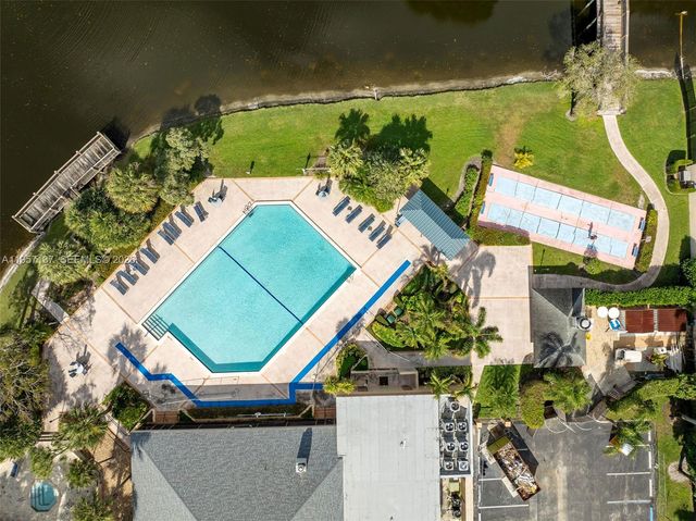 10988 Lake Front Pl, Boca Raton, FL 33498