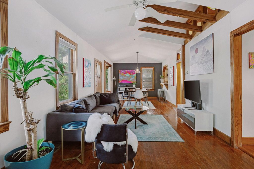 2102 E 17th ST, Austin, TX 78702