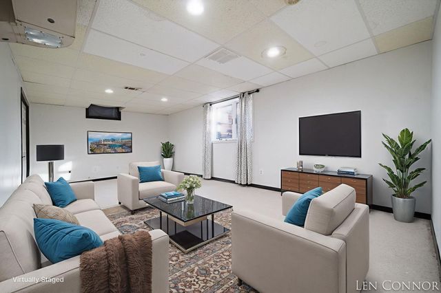 746 Hardwick Street Se, City Of Kentwood, MI 49548