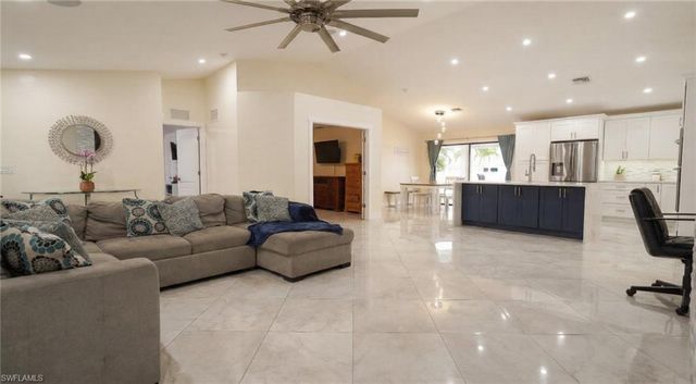 328 SW 19th TER, Cape Coral, FL 33991