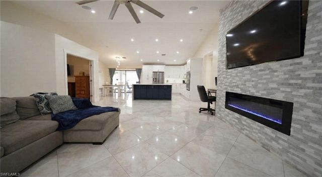 328 SW 19th TER, Cape Coral, FL 33991