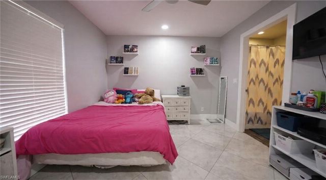 328 SW 19th TER, Cape Coral, FL 33991