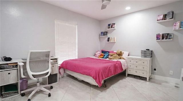 328 SW 19th TER, Cape Coral, FL 33991