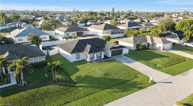 328 SW 19th TER, Cape Coral, FL 33991