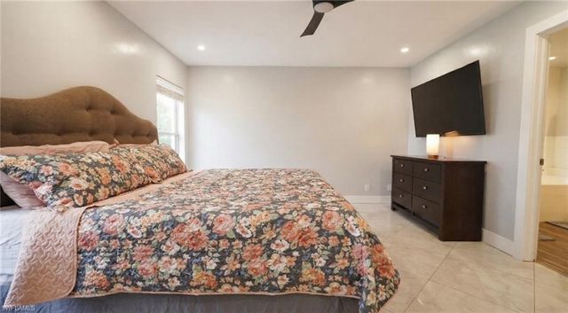 328 SW 19th TER, Cape Coral, FL 33991