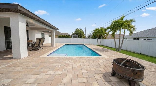 328 SW 19th TER, Cape Coral, FL 33991