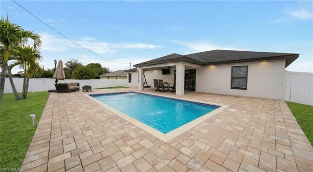 328 SW 19th TER, Cape Coral, FL 33991