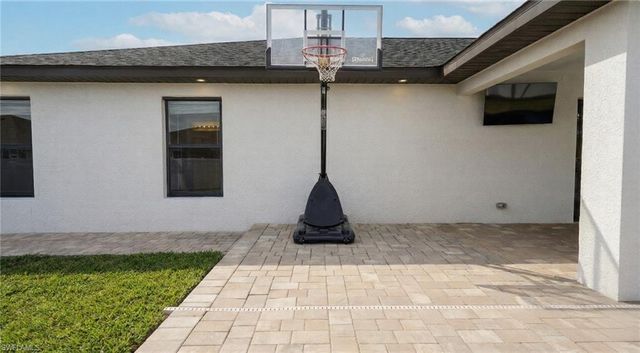 328 SW 19th TER, Cape Coral, FL 33991