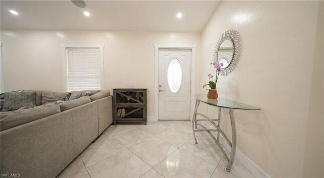 328 SW 19th TER, Cape Coral, FL 33991