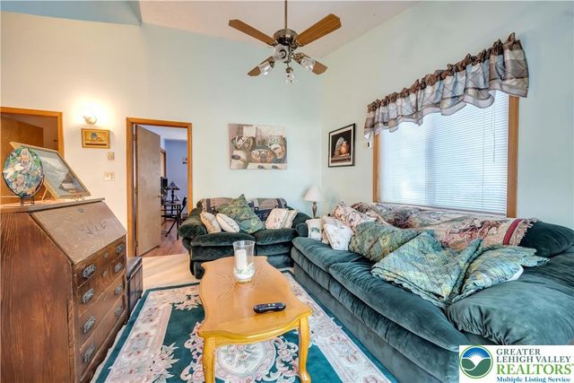 114 Brentwood Drive, Lehman Twp, PA 18324