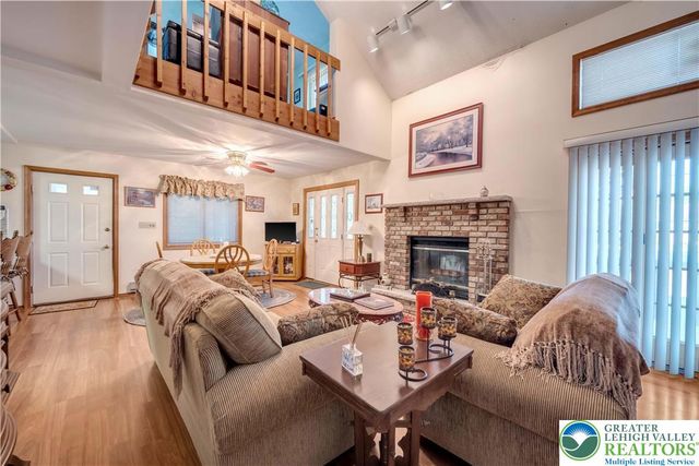 114 Brentwood Drive, Lehman Twp, PA 18324