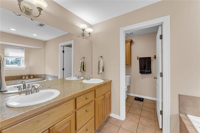 5786 Ervin McGarrah Road, Lowell, AR 72745