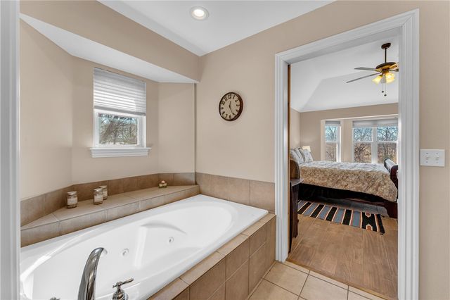 5786 Ervin McGarrah Road, Lowell, AR 72745