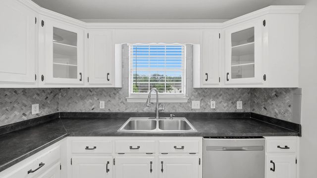 8450 Bay Run Drive, Hixson, TN 37343