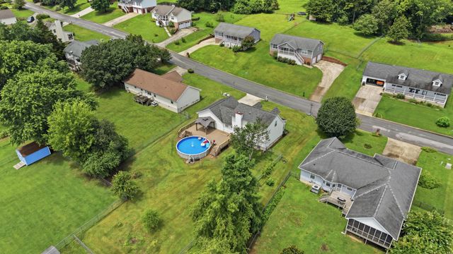 8450 Bay Run Drive, Hixson, TN 37343