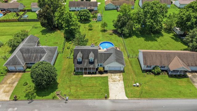 8450 Bay Run Drive, Hixson, TN 37343