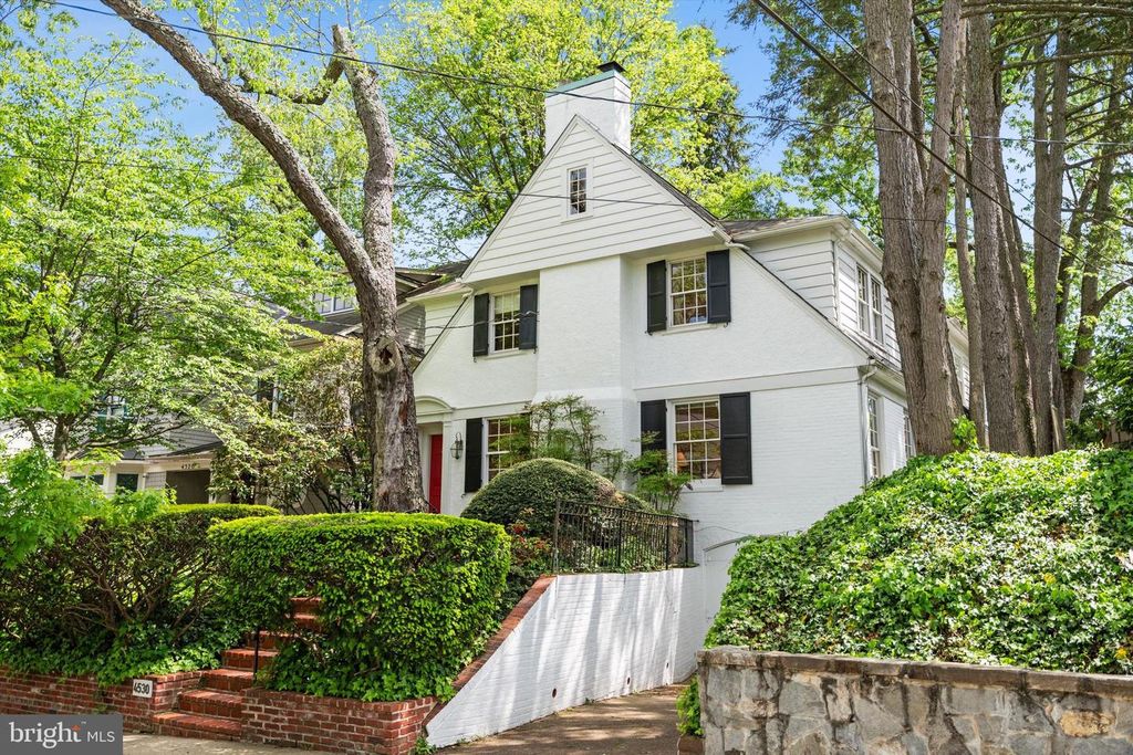 4530 LOWELL STREET, Washington, DC 20016
