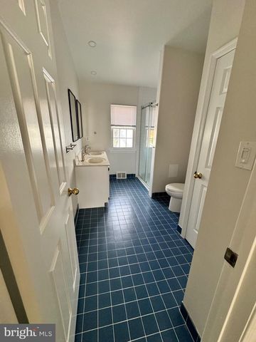 692 DANBURY CT, Newtown, PA 18940
