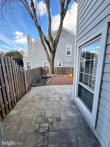 692 DANBURY CT, Newtown, PA 18940